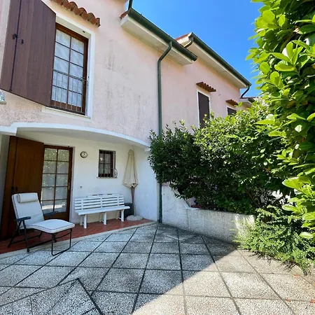 Villa Relax In A Bright In A Quiet Village